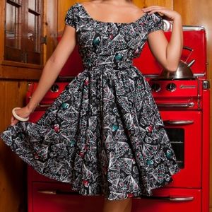 Pinup Couture Peasant Dress in Spanish Fan Print M